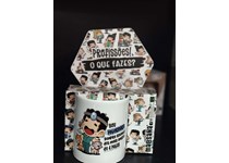 Caneca Malasana Profissões Sou Veterinário sempre rodeada dos meus amigos de 4 Patas 330ml
