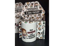 Caneca Malasana Profissões Feelancer 330ml (artigo com pequeno defeito) 